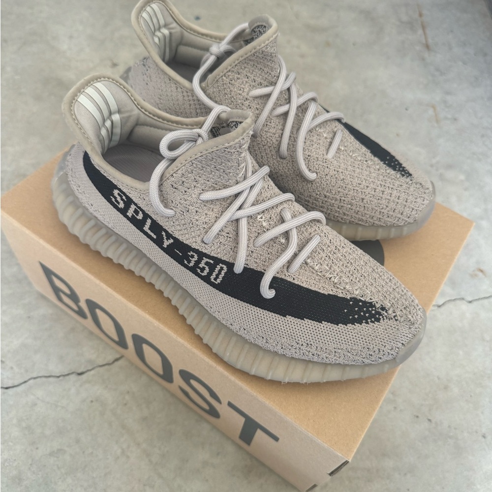Adidas Yeezy Boost 350 V2 in Tan and Black 100% Authentic